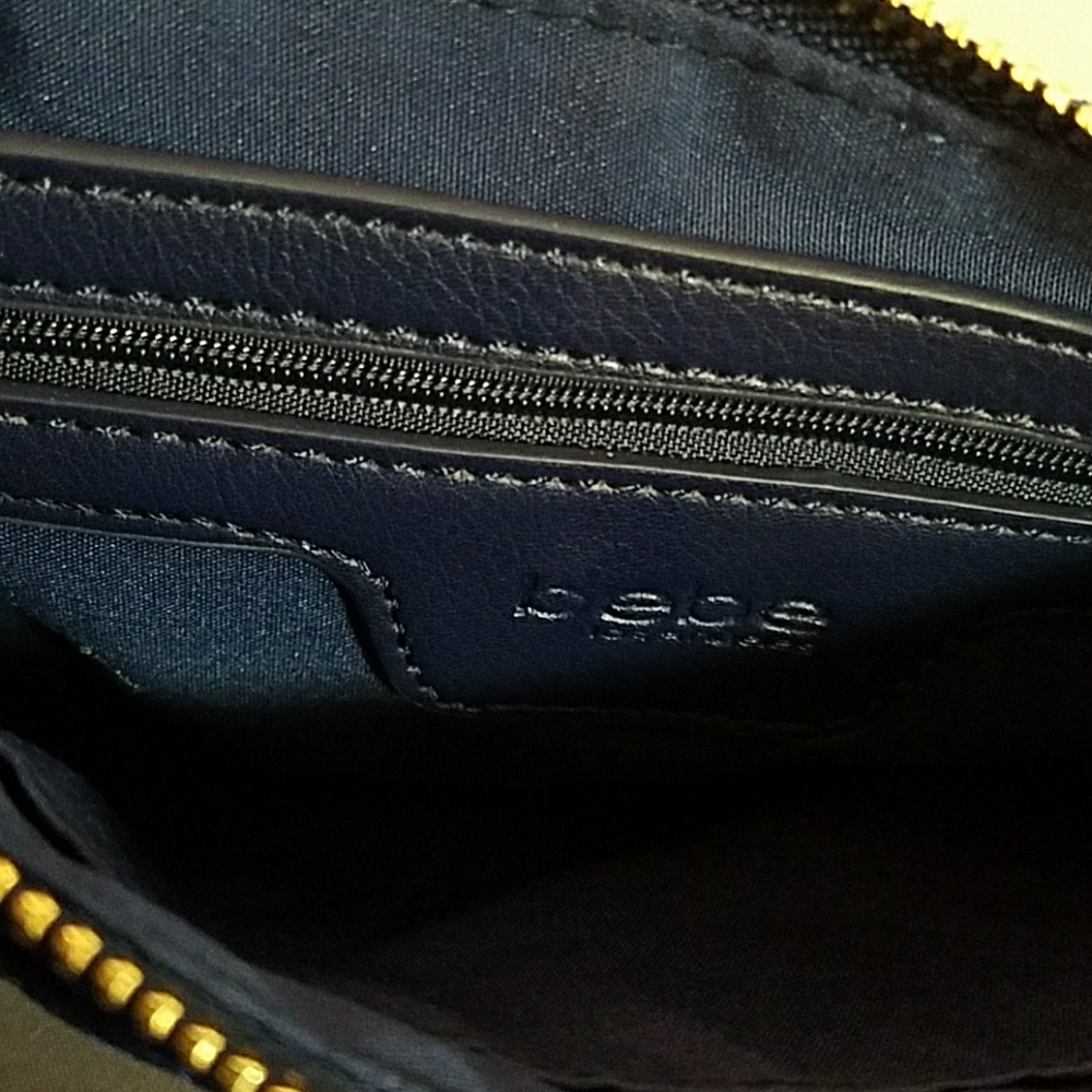 NEW bebe Navy Danielle Top Zip Velvet Wristlet - Picture 3 of 6